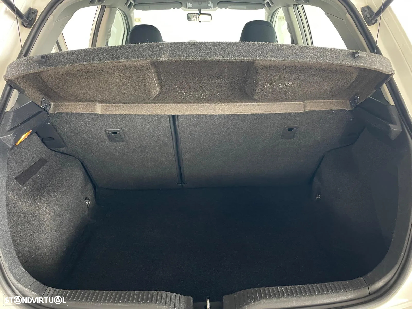 Toyota Auris 1.4 D-4D Exclusive - 34