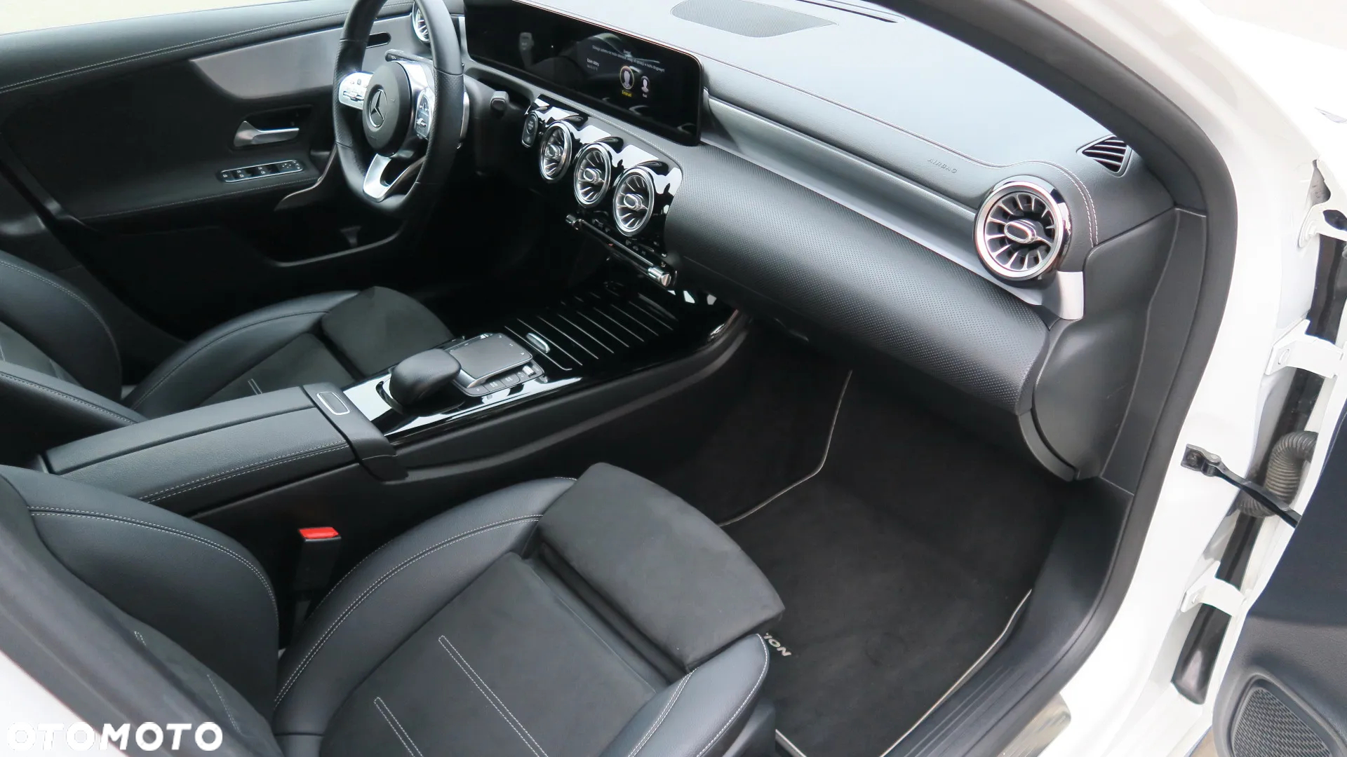 Mercedes-Benz Klasa A 180 7G-DCT Progressive Advanced - 12