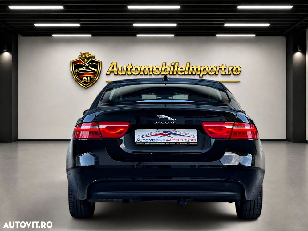 Jaguar XE 2.0 Prestige - 19