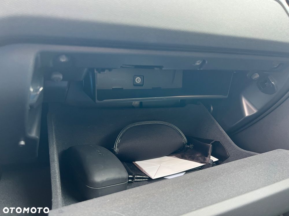 Volvo XC 60 D4 AWD R-Design - 32