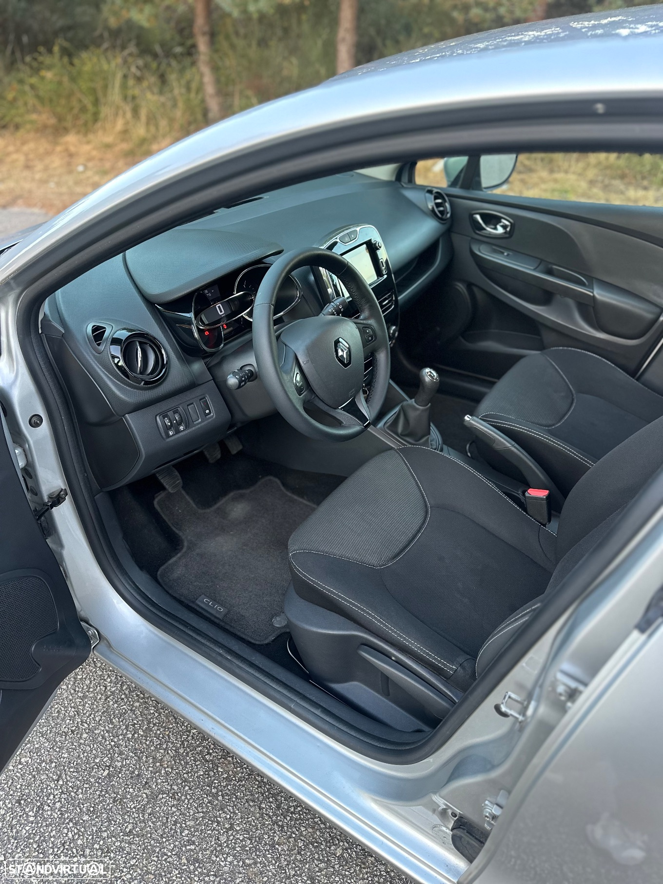 Renault Clio 0.9 TCE Limited - 26