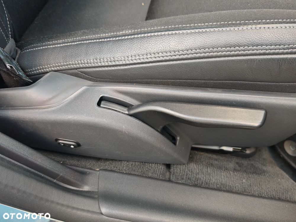 Volvo V60 D3 Momentum - 25