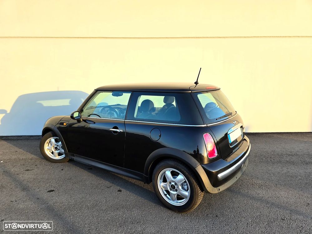 MINI 3 Portas One 1.4 D - 11