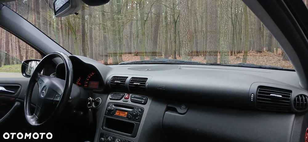 Mercedes-Benz Klasa C 200 Kompressor Sportcoupe - 14