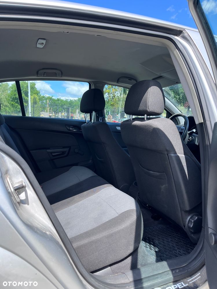 Opel Astra 1.6 Enjoy - 11