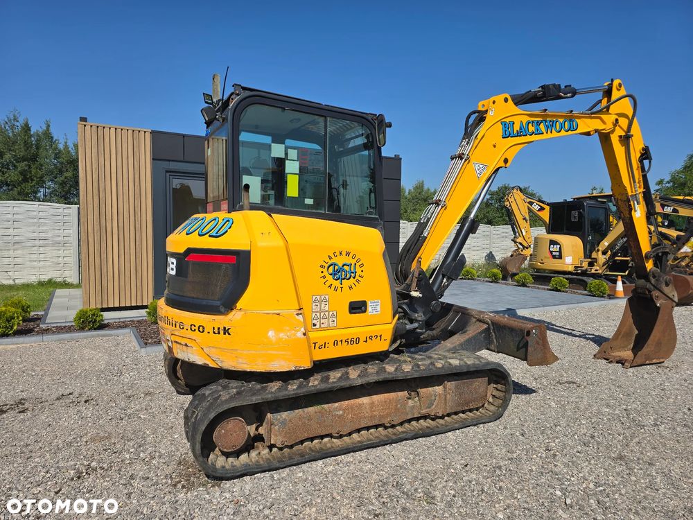 JCB - 7