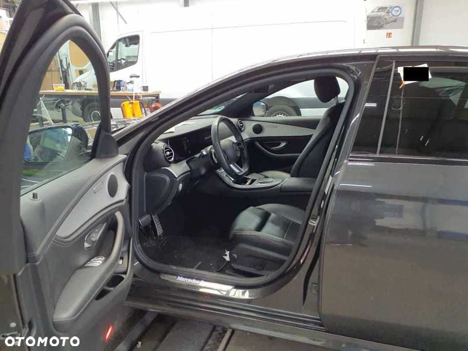 Mercedes-Benz Klasa E 220 d 4Matic 9G-TRONIC AMG Line - 10