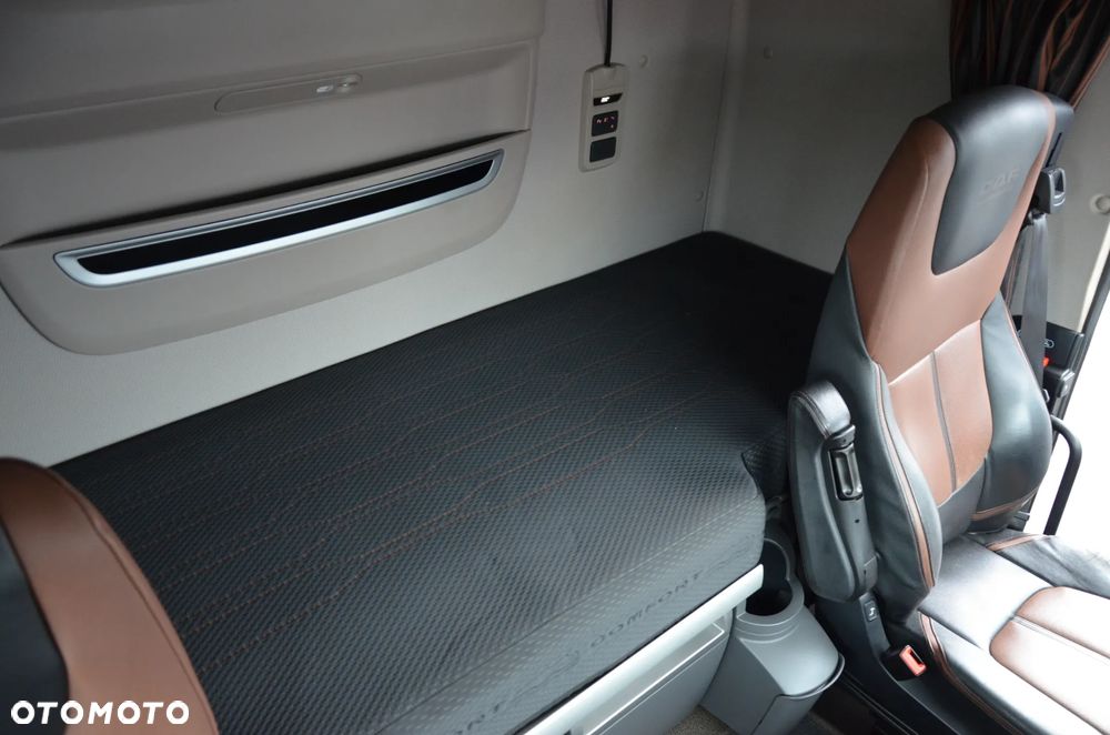 DAF XF 530 / 2021r / KLIMA P. / FULL AIR / ACC / PCC / FULL LED / RETARDER / SKÓRY / NAVI / DE 7364 - 19