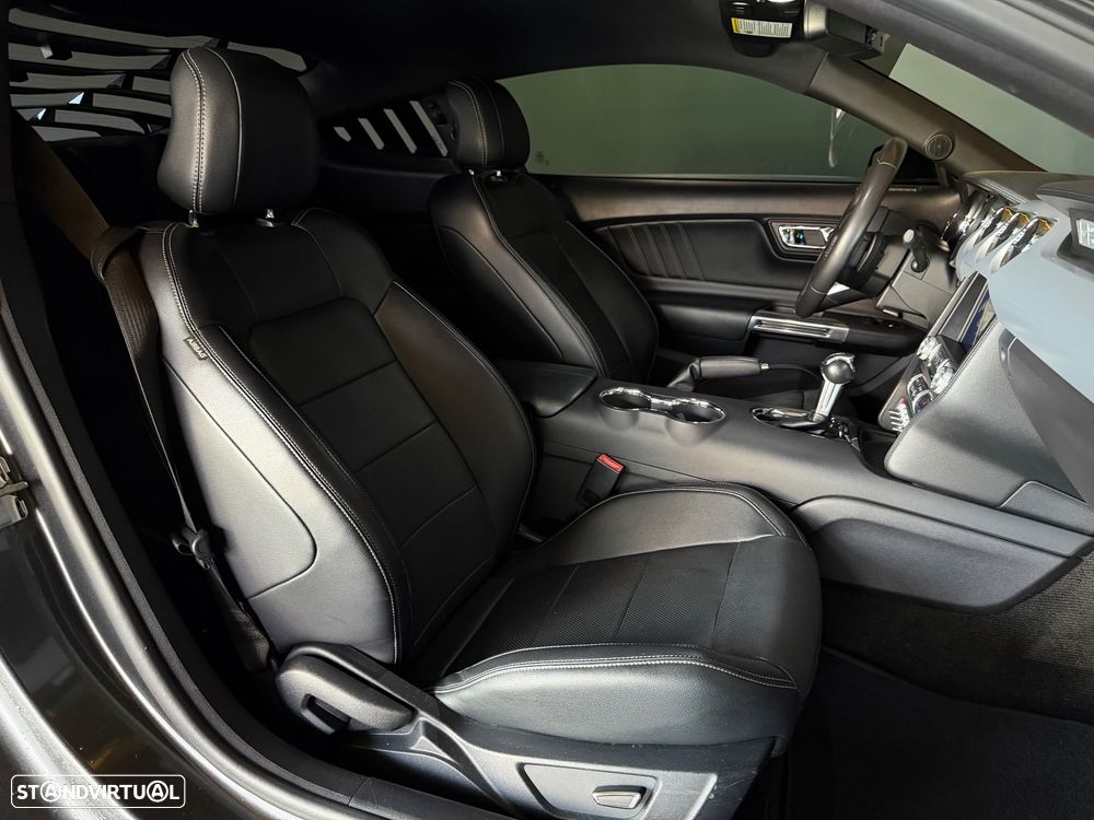 Ford Mustang 2.3i EcoBoost Aut. - 12