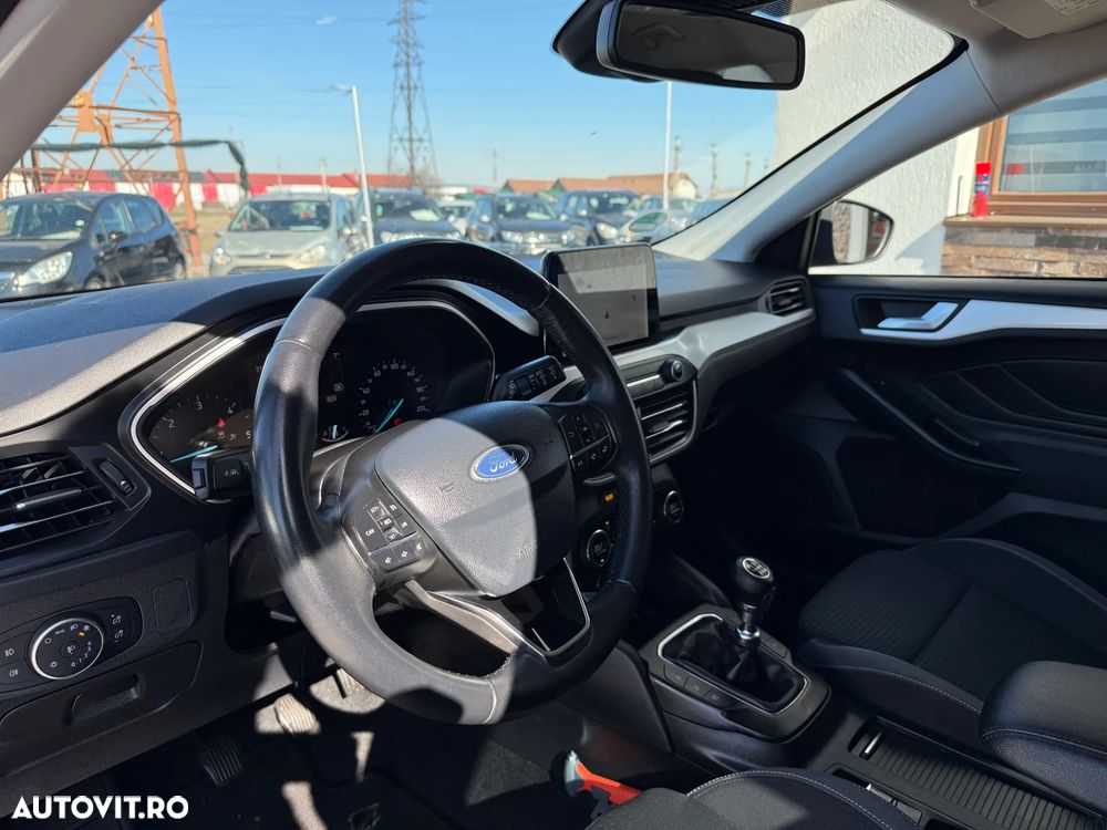 Ford Focus - 11