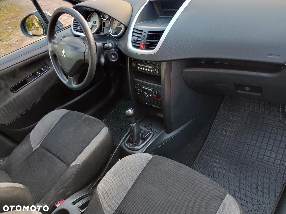 Peugeot 407 - 14