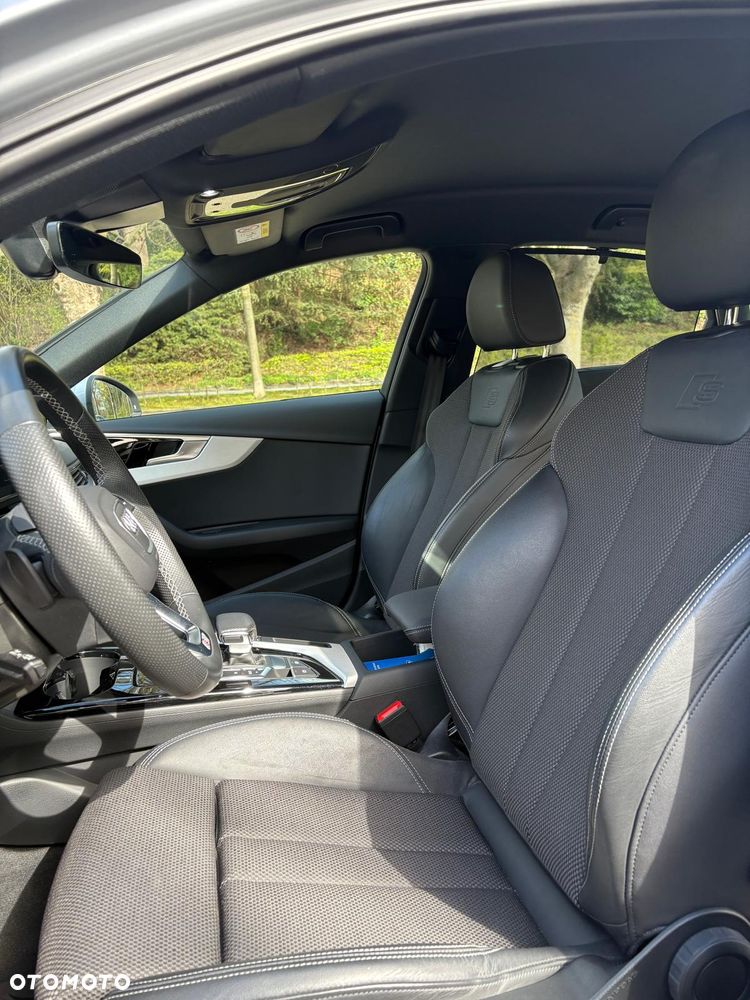 Audi A4 Limousine - 11