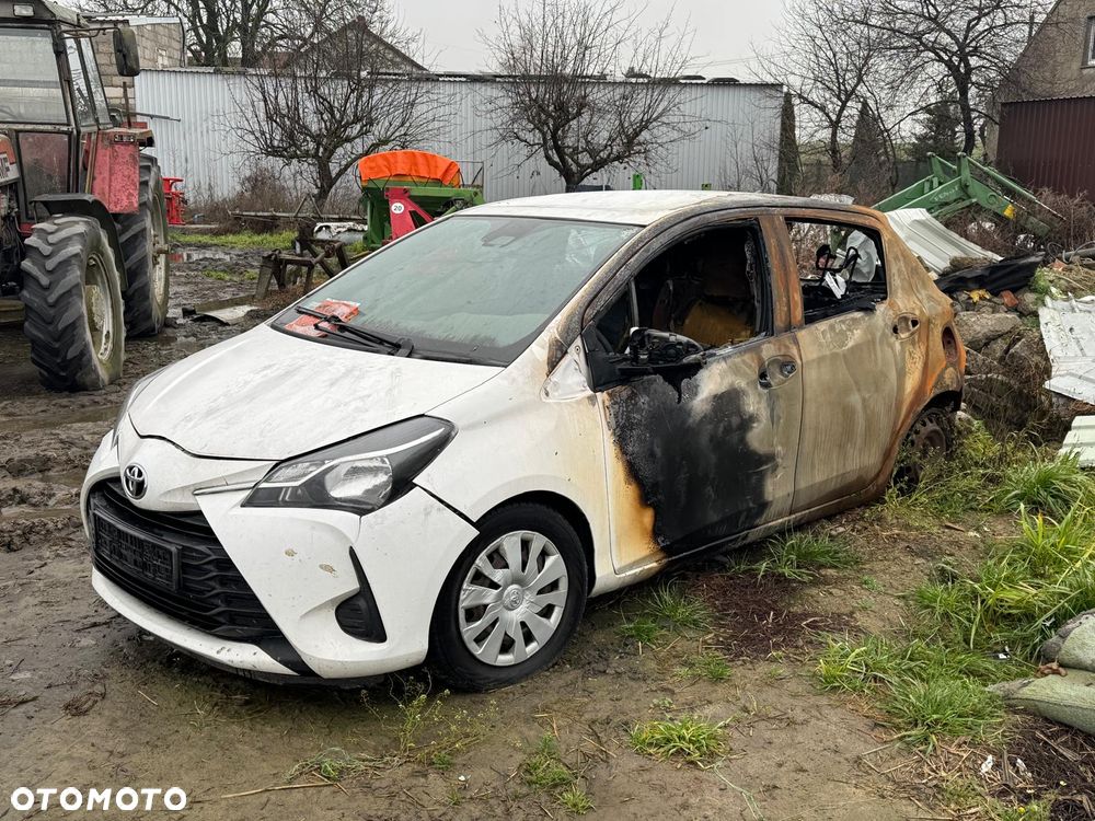 Toyota Yaris 1.5 Dynamic - 3