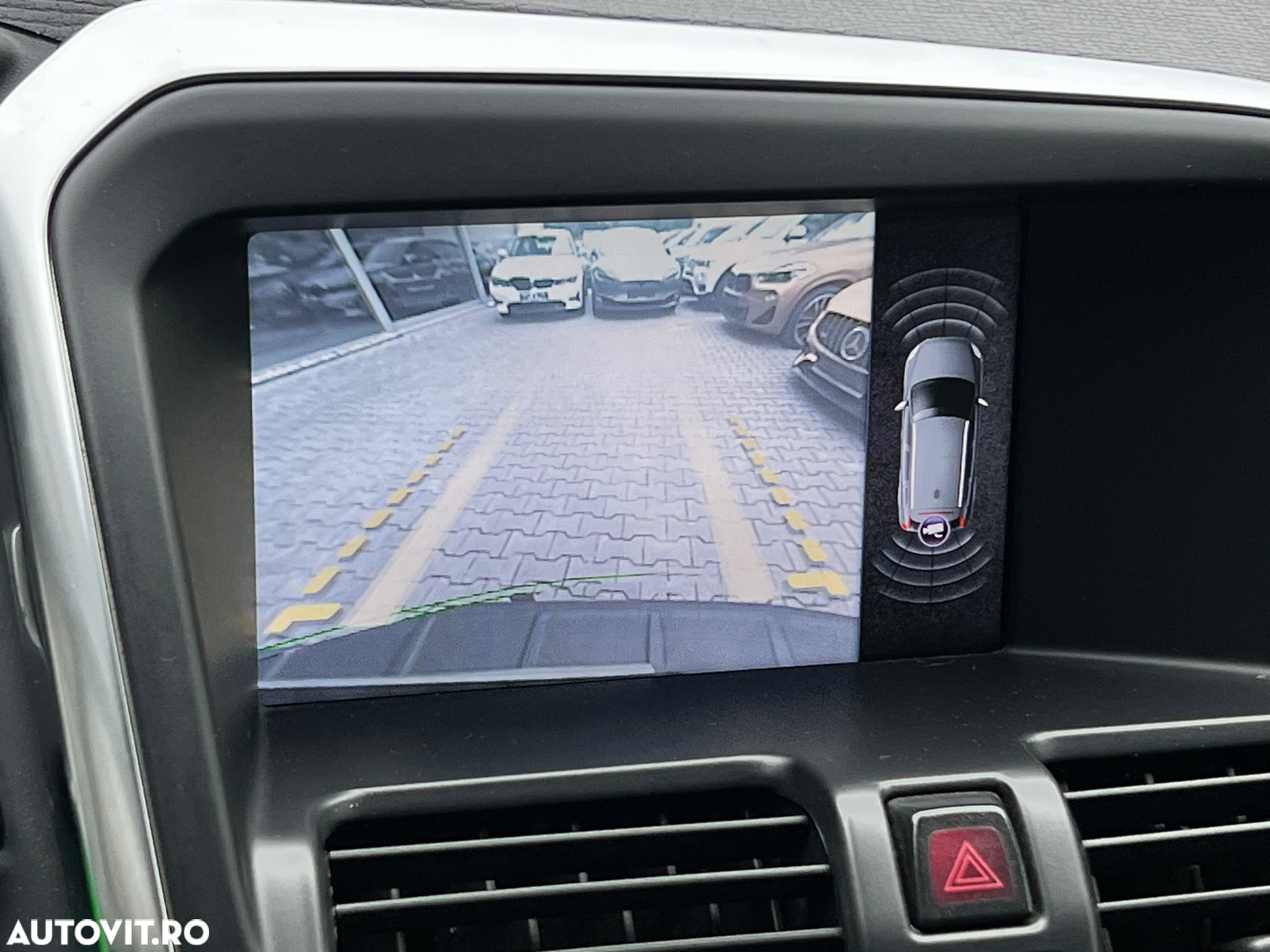 Volvo XC 60 D5 AWD Aut. RDesign - 25
