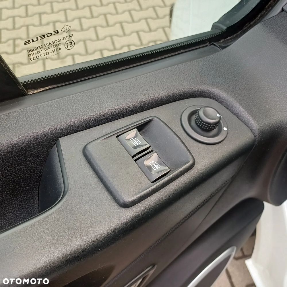 Opel Vivaro B - 12