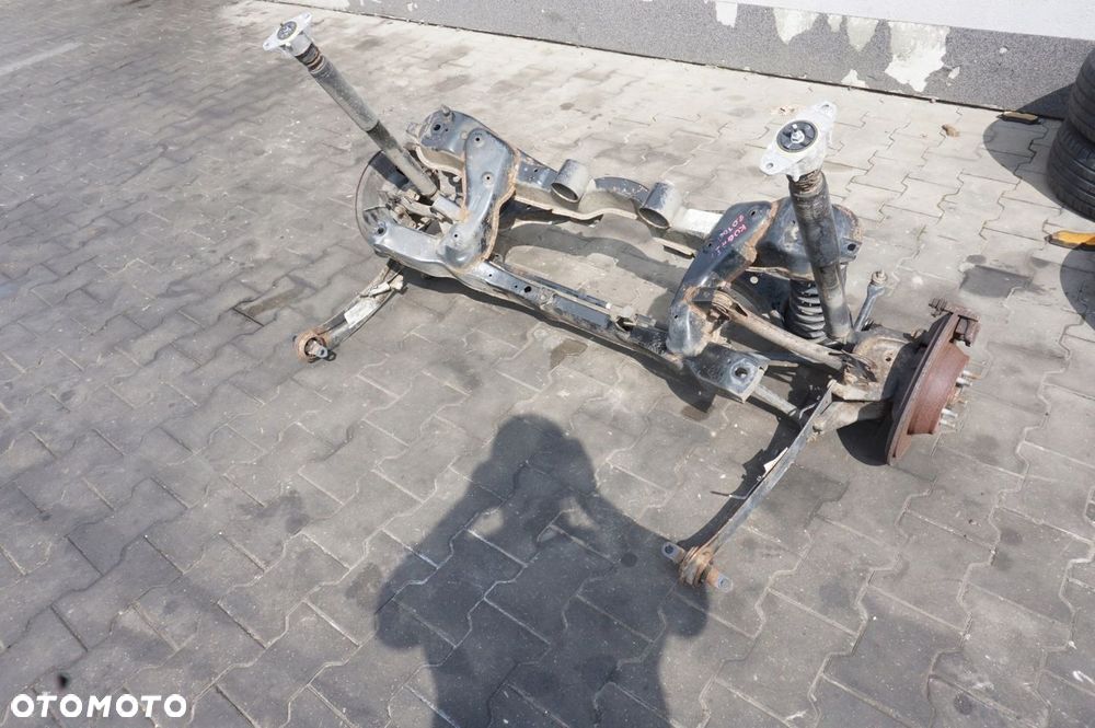 BELKA ZAWIESZENIA TYŁ 4X4 FORD KUGA MK1 FL - 2