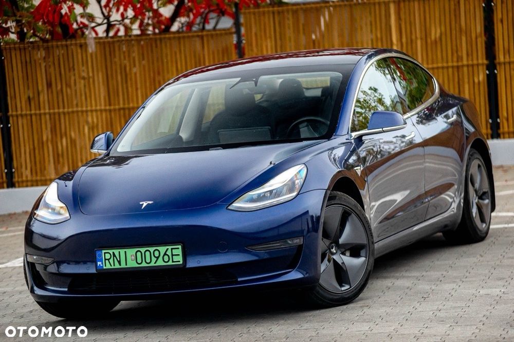 Tesla Model 3 - 3