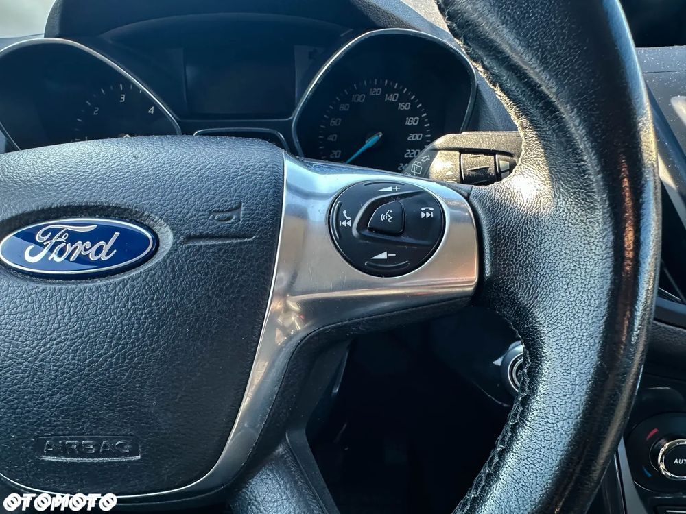 Ford Kuga 2.0 TDCi 4x4 Titanium - 37