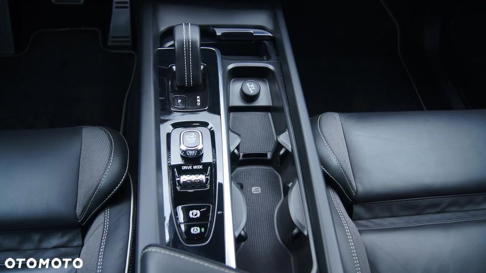 Volvo XC 60 D4 AWD R-Design - 20