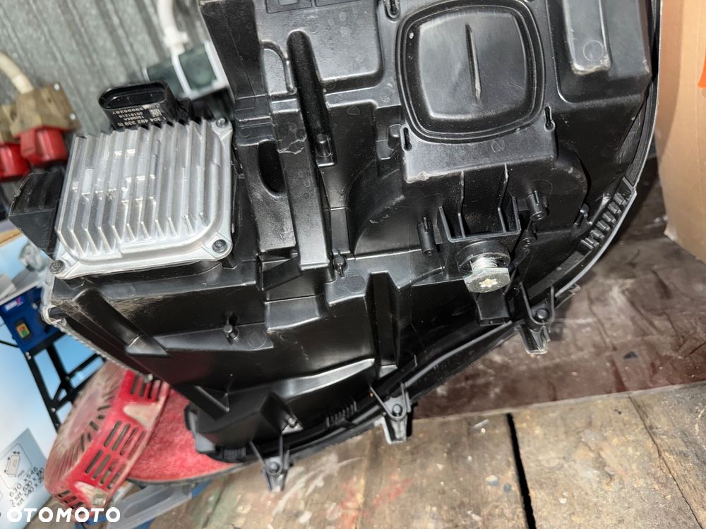 Lampa przednia prawa Mercedes C217 - 10