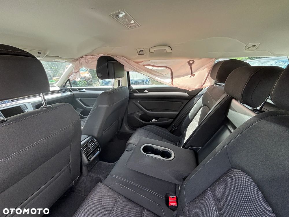 Volkswagen Passat Variant 2.0 TDI DSG (BlueMotion Technology) Comfortline - 22