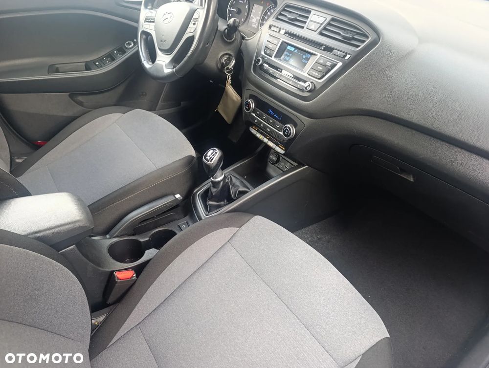 Hyundai i20 1.4 Comfort - 11