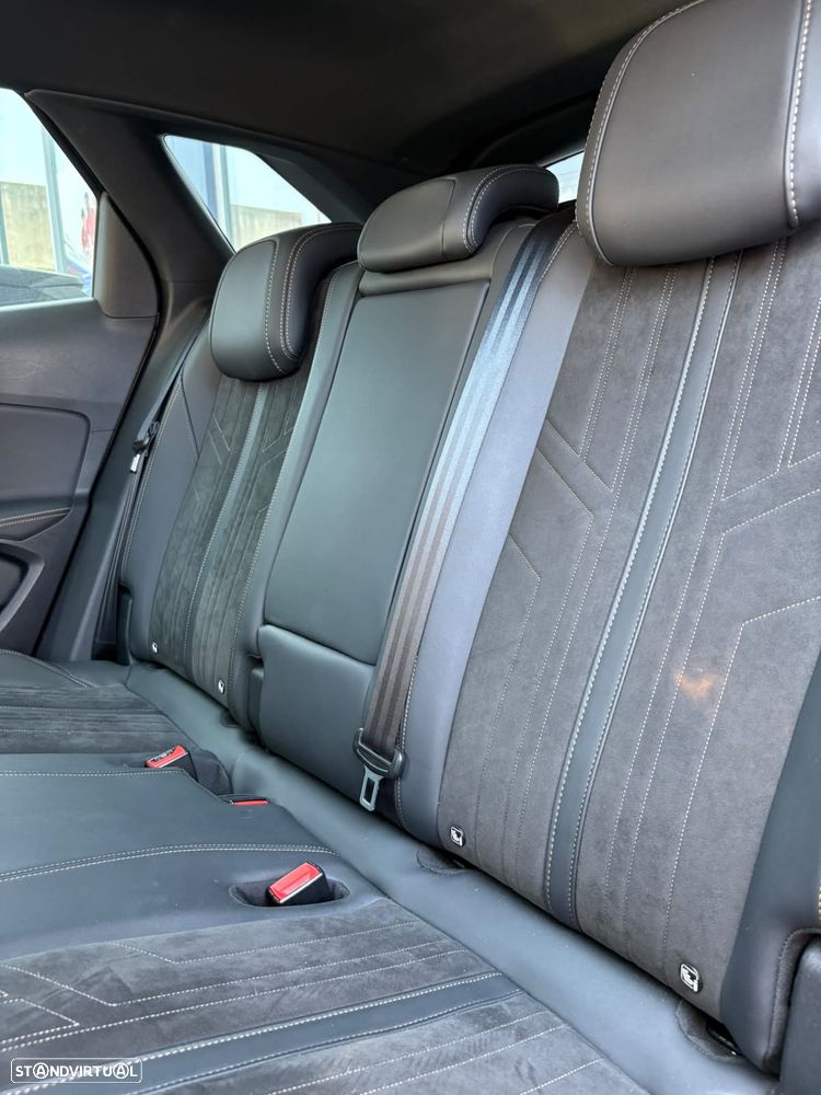 Peugeot 3008 1.6 Hybrid GT Pack e-EAT8 - 31