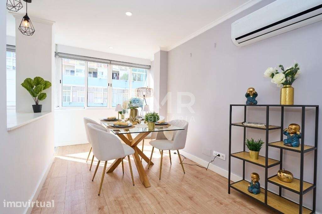 T2 remodelado com 2 casas de banho, em Benfica, próximo ao Califa e ao - Grande imagem: 2/24