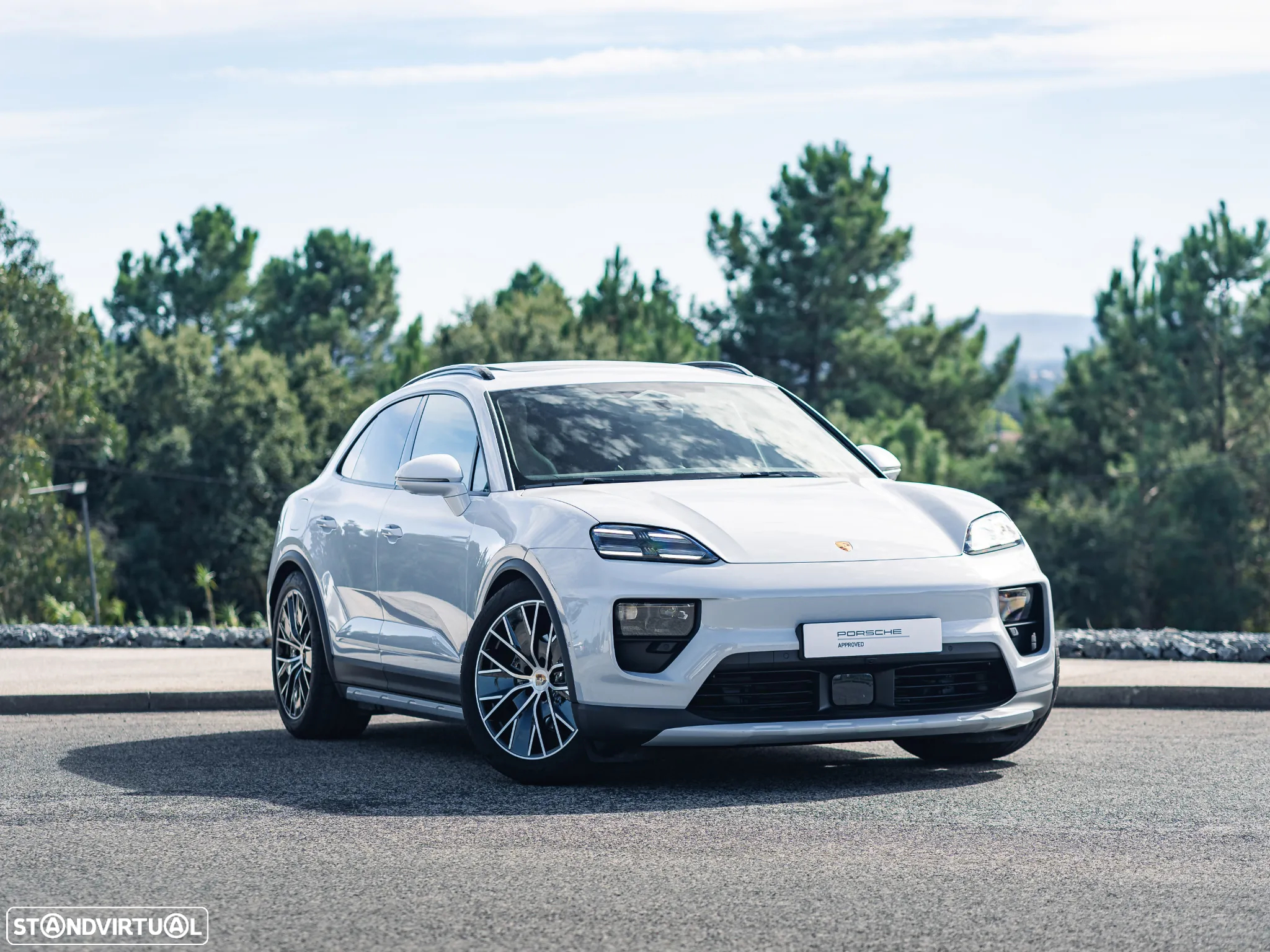 Porsche Macan Electric 4 - 10