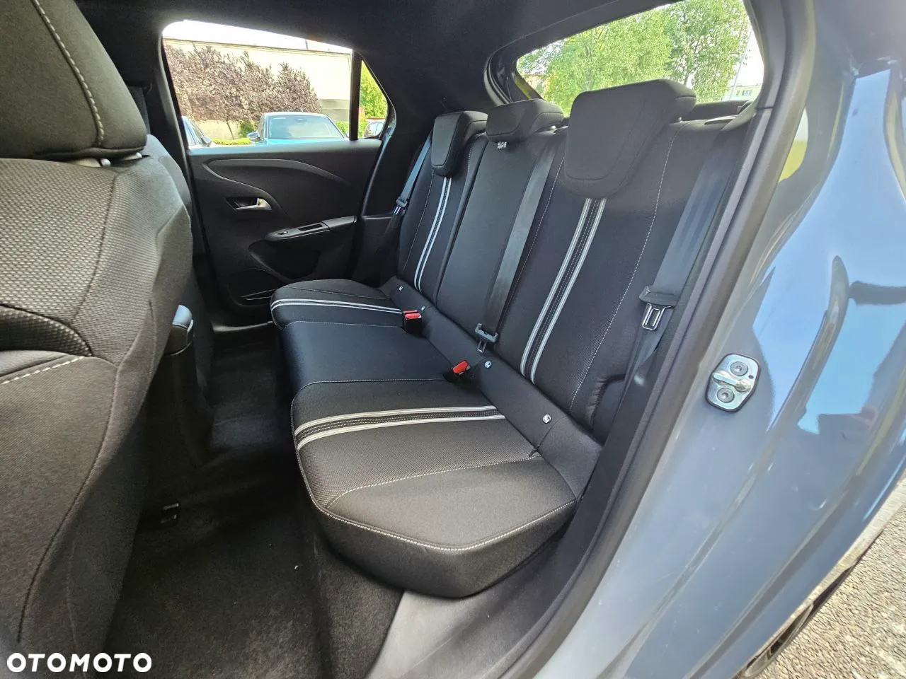 Opel Corsa 1.2 GS S&S - 12