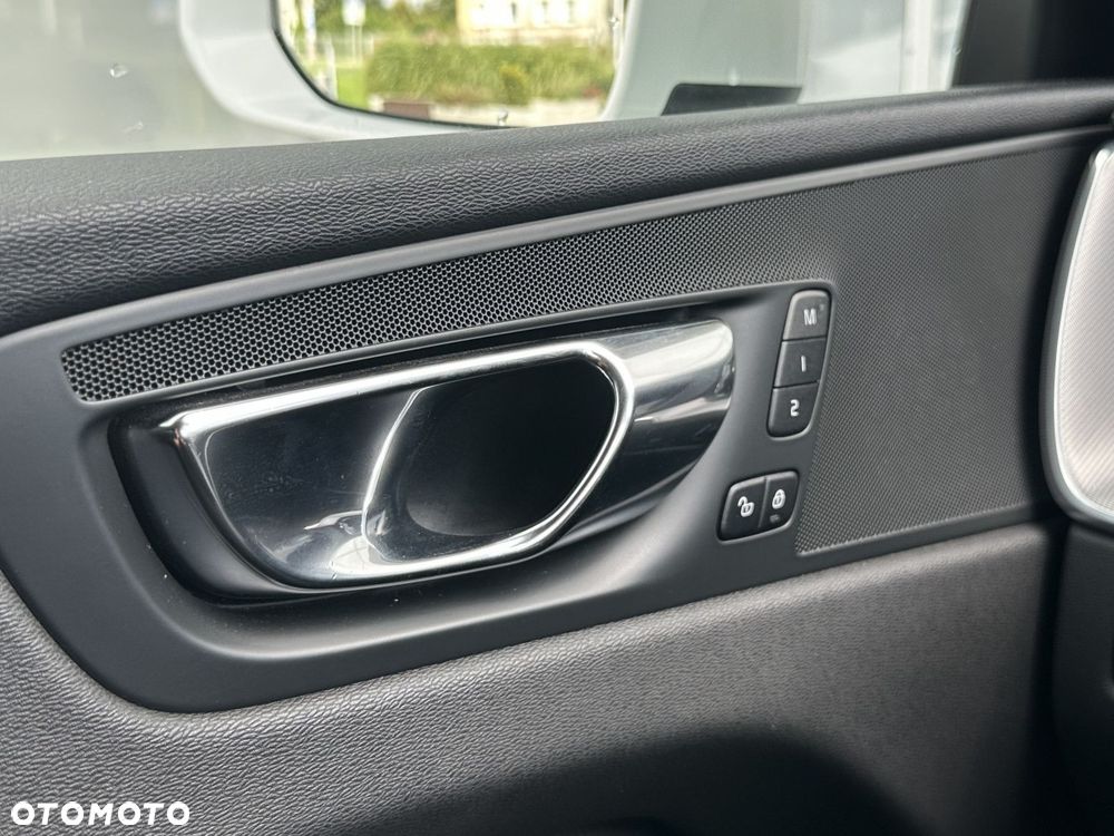 Volvo XC 60 - 33