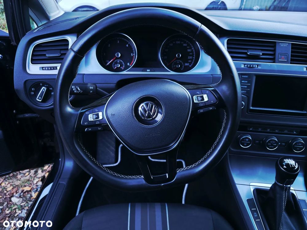 Volkswagen Golf 2.0 TDI BlueMotion Technology Lounge - 25