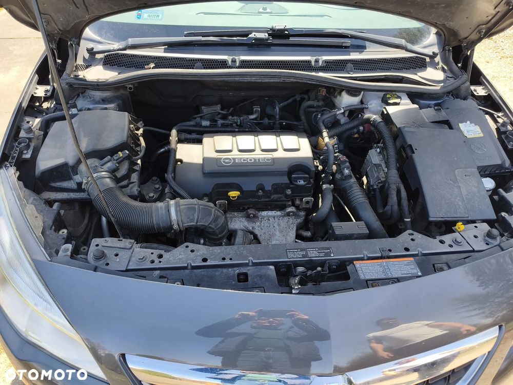 Opel Astra 1.4 Turbo Cosmo - 11