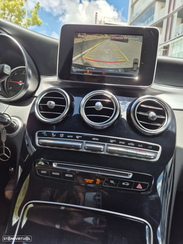 Mercedes-Benz C 300 h AMG Line - 11
