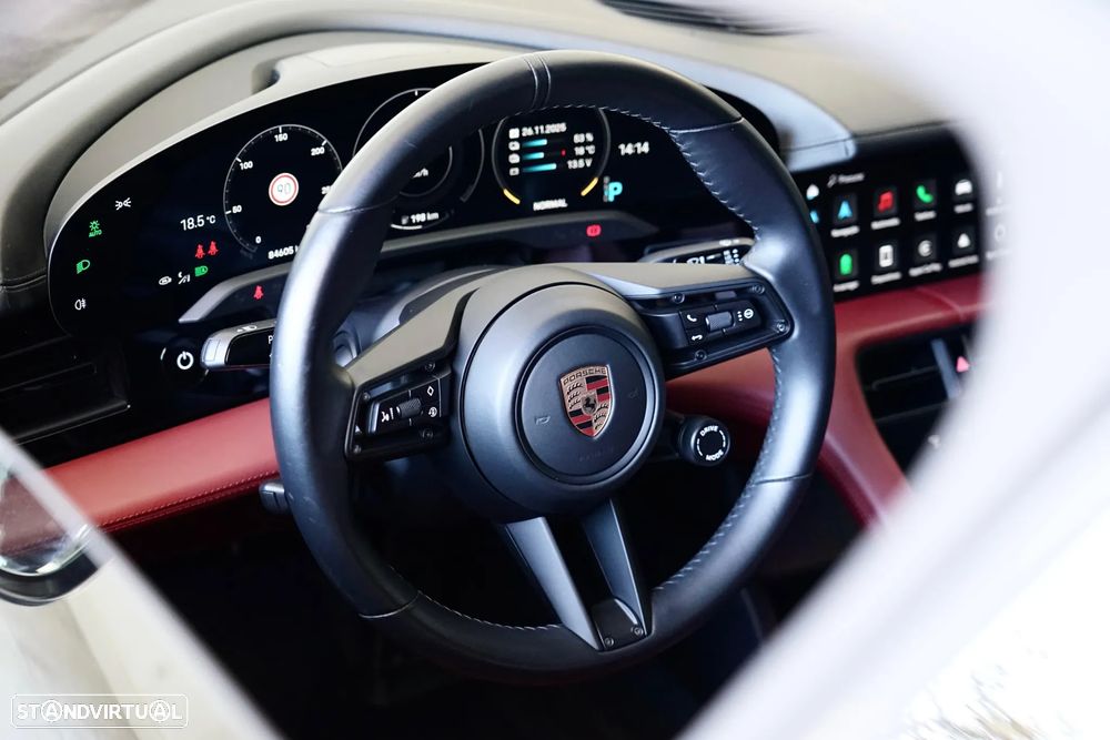 Porsche Taycan Turbo - 11