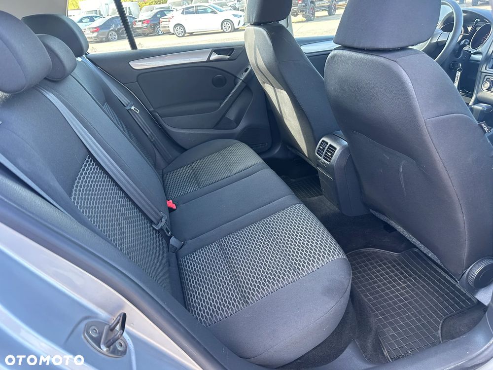 Volkswagen Golf - 8