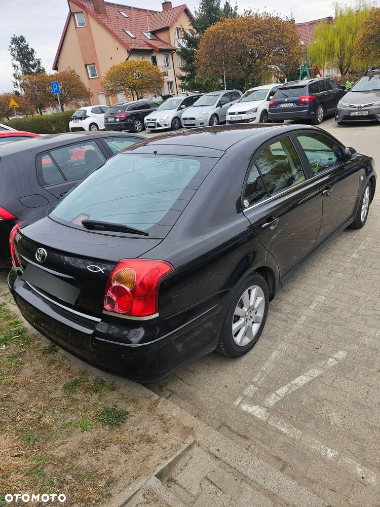 Toyota Avensis 2.0 VVT-i Executive - 5