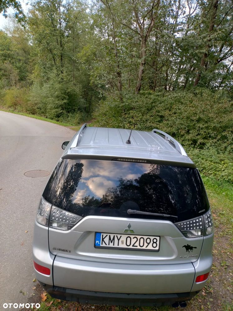Mitsubishi Outlander - 7