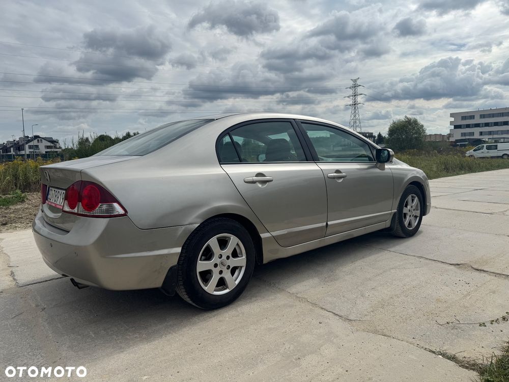 Honda Civic 1.8 Executive - 13