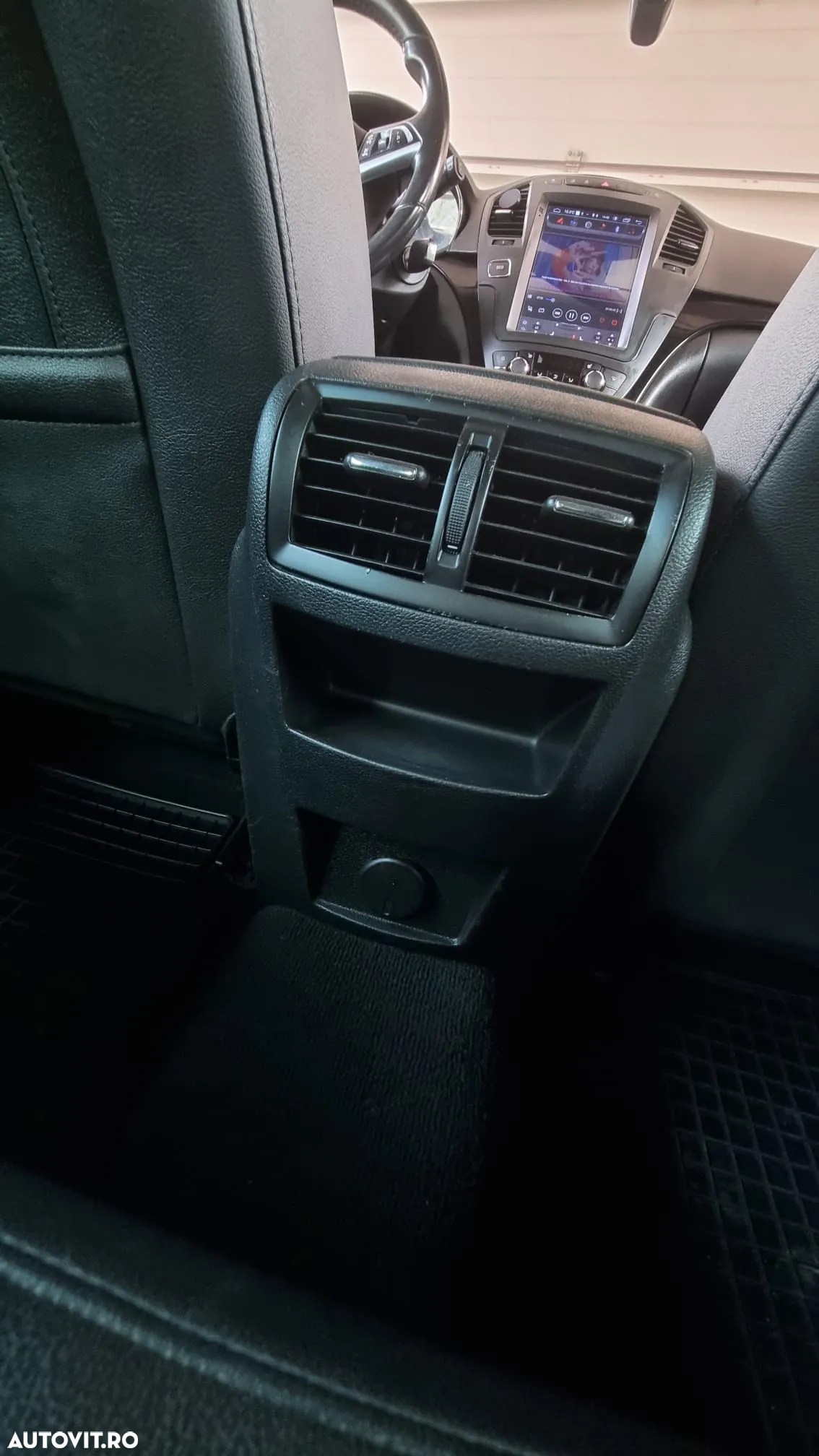 Opel Insignia - 12