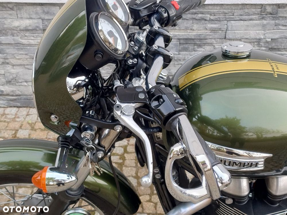 Triumph Thruxton - 26