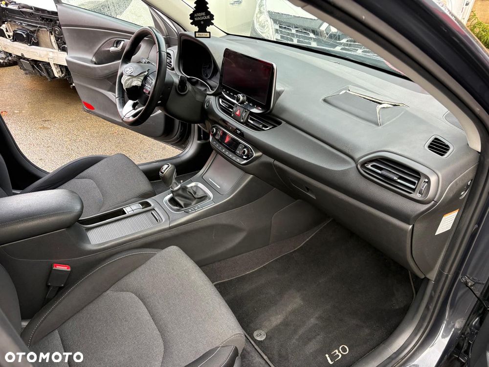 Hyundai i30 1.0 T-GDI 48V-Hybrid Intro - 14