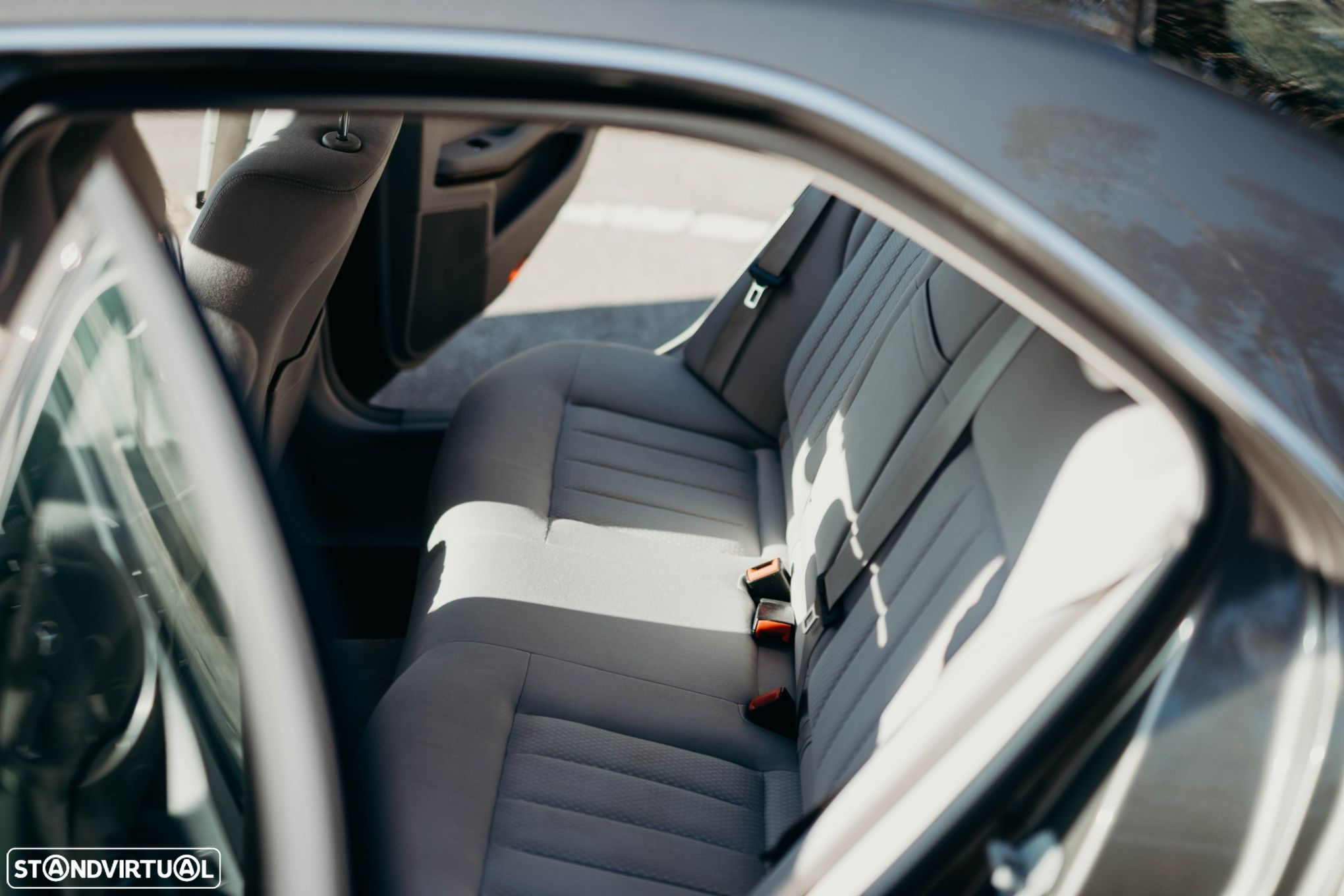 Mercedes-Benz E 250 CGi Elegance BlueEfficiency - 56