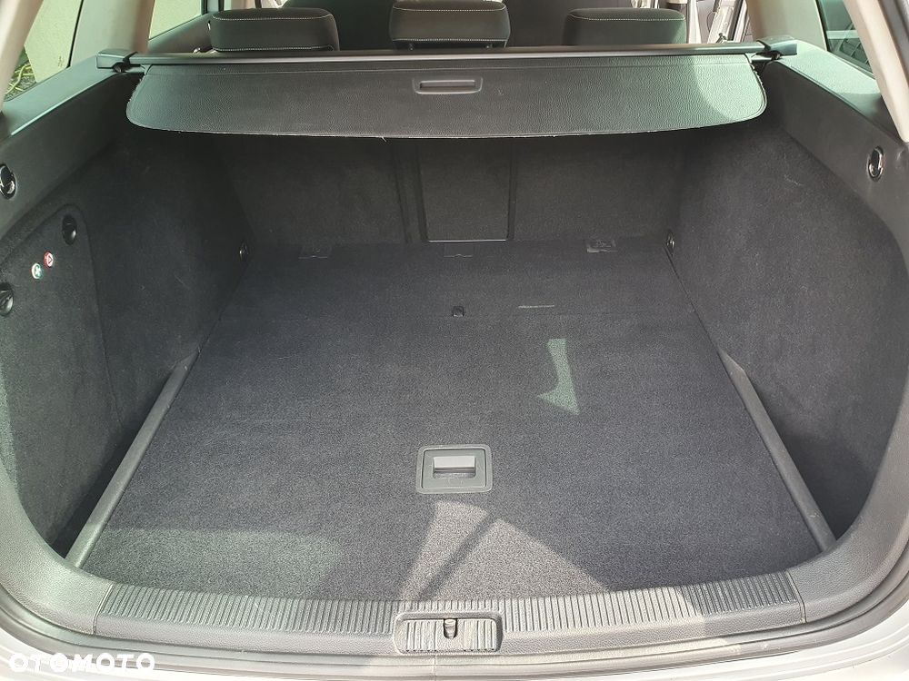 Volkswagen Golf 1.6 TDI DPF MATCH - 9