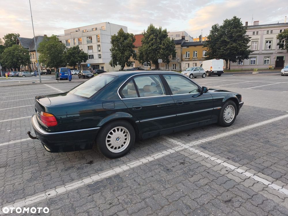 BMW Seria 7 730iL - 11