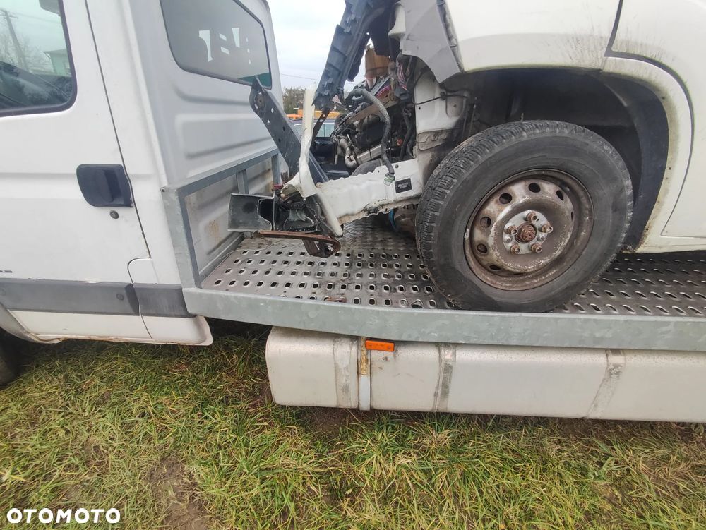 Iveco Daily 65c18 najazd laweta 3.0 - 14