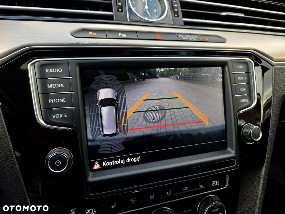 Volkswagen Passat - 22