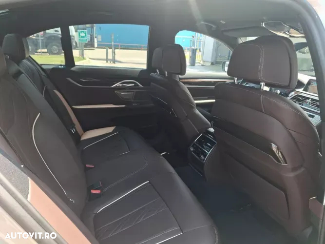BMW Seria 7 730d xDrive - 14