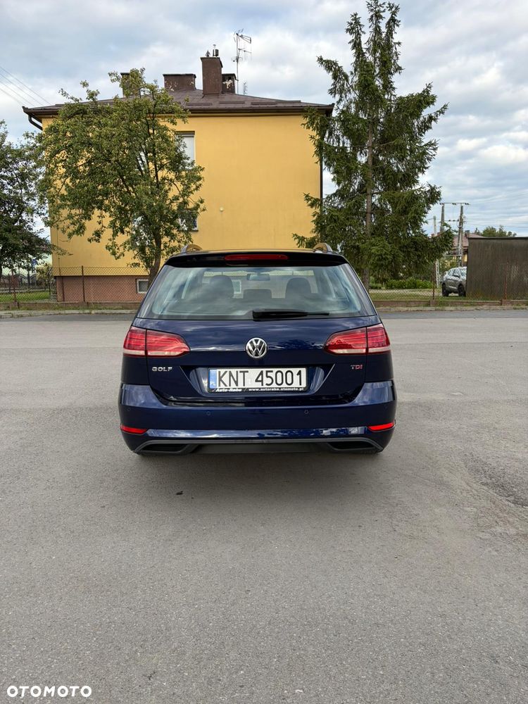 Volkswagen Golf - 6
