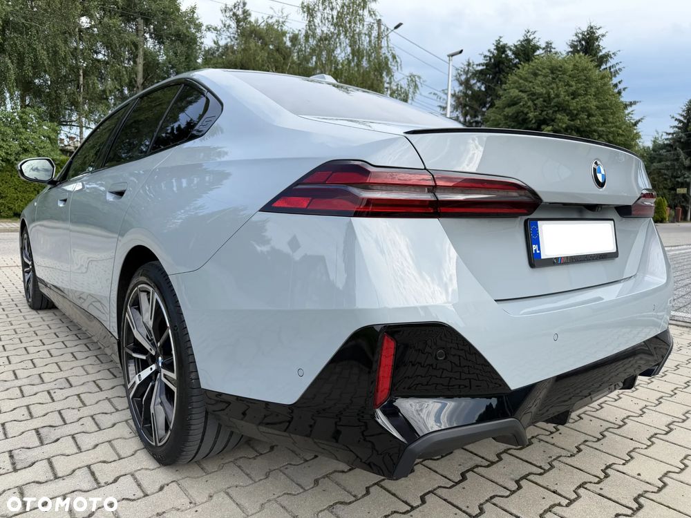 BMW Seria 5 ver-520d-xdrive-mhev-m-sport - 24